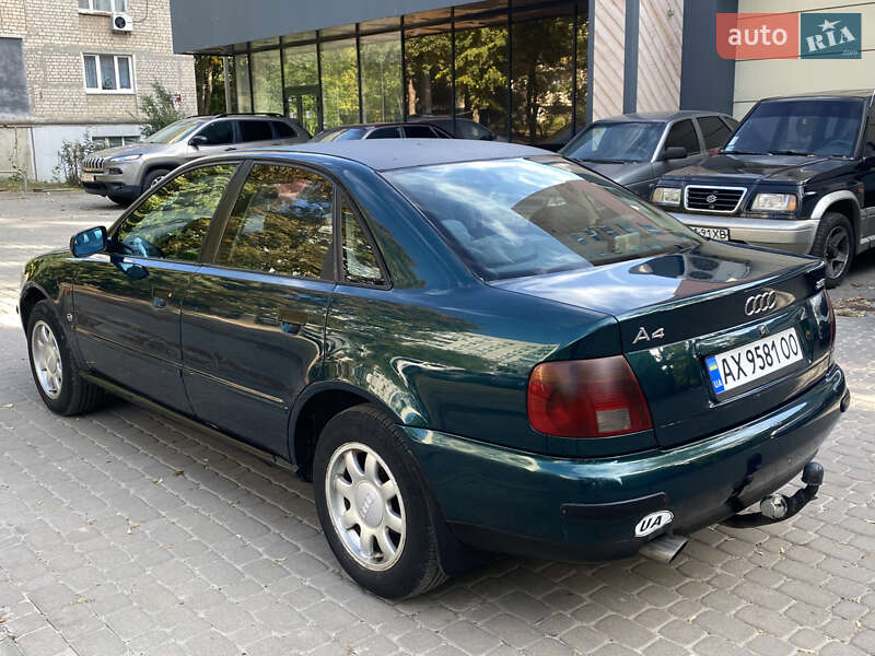 Седан Audi A4 1995 в Харькове
