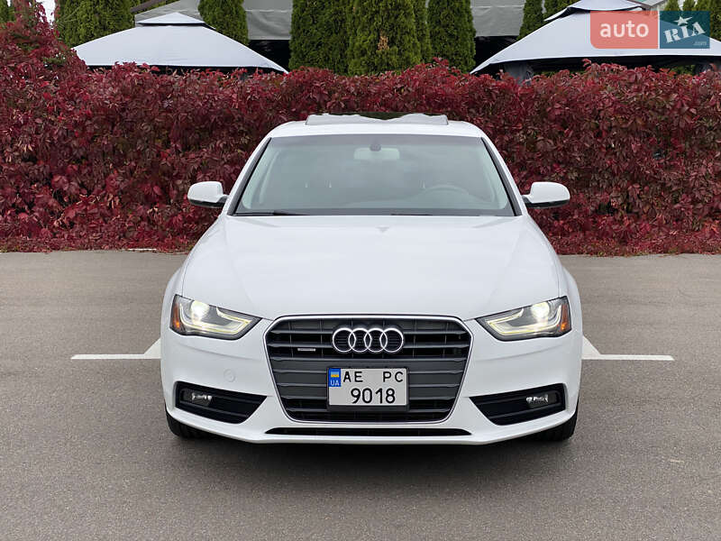 Седан Audi A4 2013 в Києві