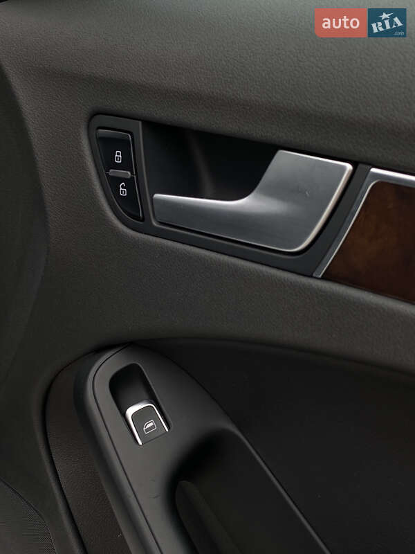 Седан Audi A4 2013 в Києві
