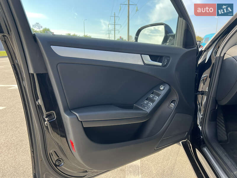 Седан Audi A4 2012 в Ирпене
