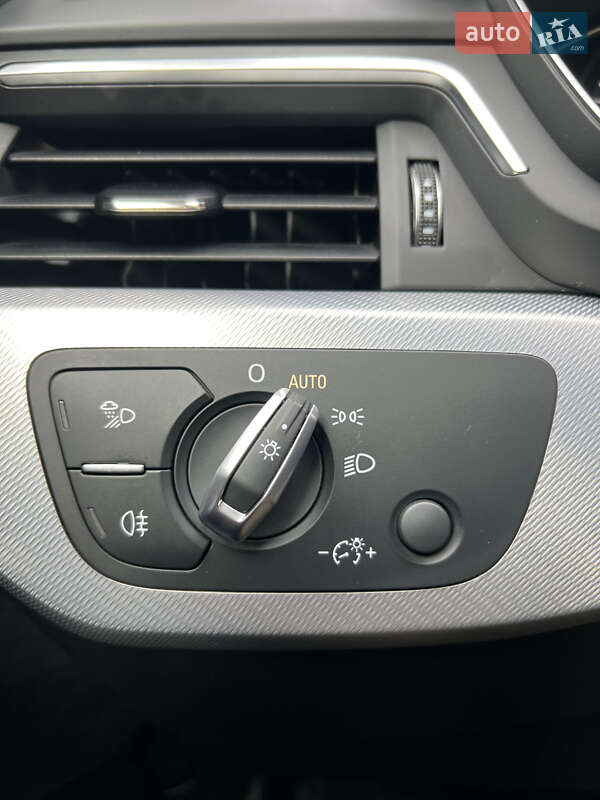 Универсал Audi A4 2018 в Киеве