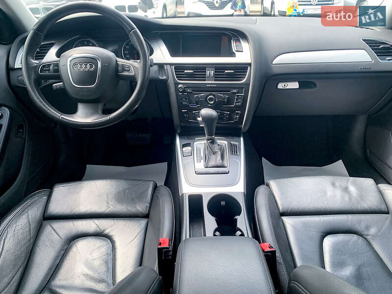 Седан Audi A4 2010 в Тернополе