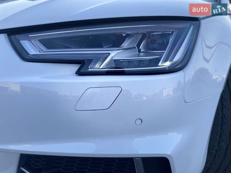 Седан Audi A4 2016 в Львове