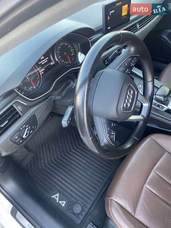 Седан Audi A4 2016 в Львове