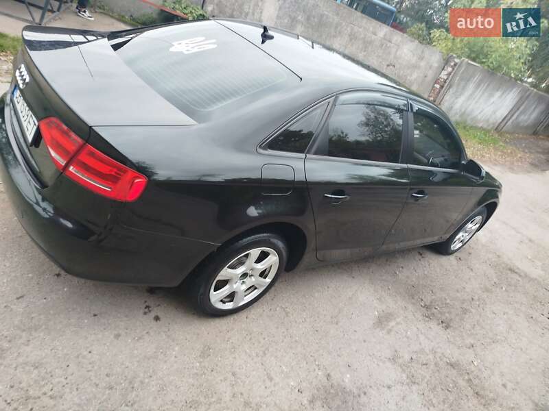 Седан Audi A4 2009 в Чернигове