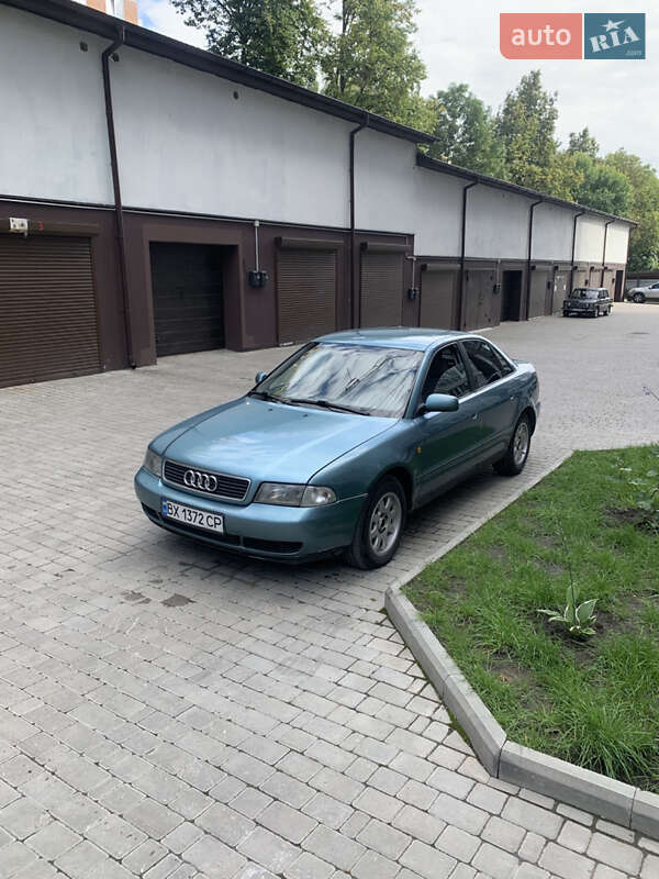 Седан Audi A4 1998 в Хмельницком