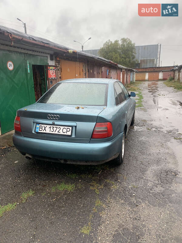 Седан Audi A4 1998 в Хмельницком