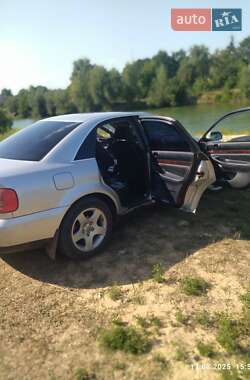 Седан Audi A4 2000 в 