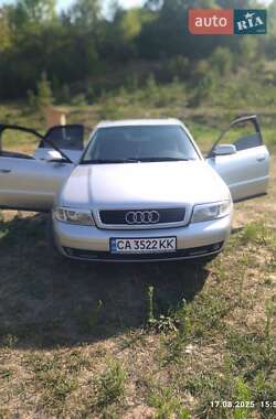 Седан Audi A4 2000 в 