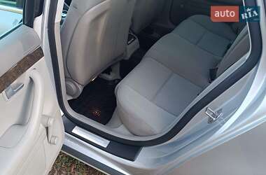 Седан Audi A4 2005 в 