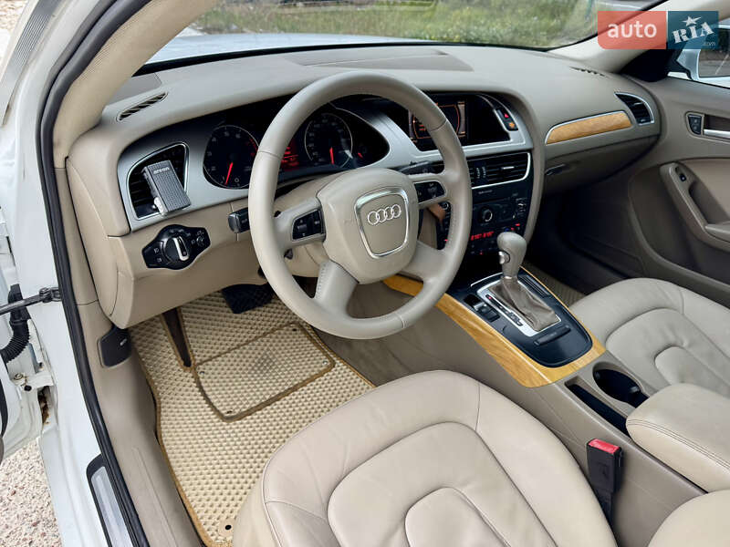 Седан Audi A4 2010 в Киеве
