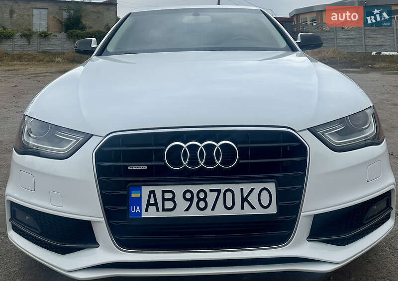 Седан Audi A4 2014 в Тростянце