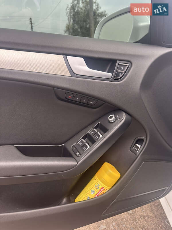 Седан Audi A4 2014 в Тростянце