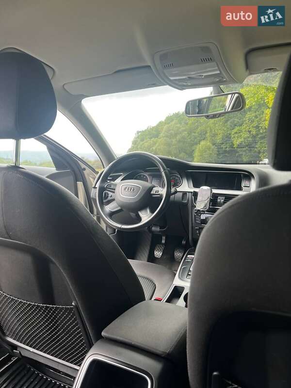 Седан Audi A4 2014 в Львове