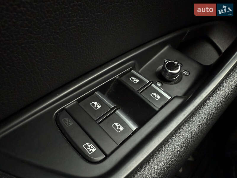 Седан Audi A4 2017 в Киеве