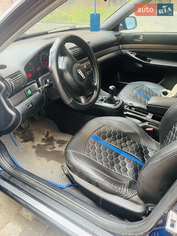 Универсал Audi A4 1999 в Нетешине