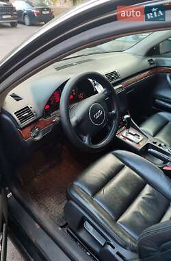Седан Audi A4 2004 в 