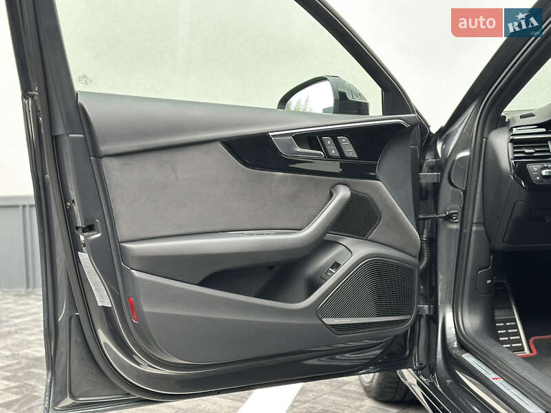 Универсал Audi A4 2022 в Ровно