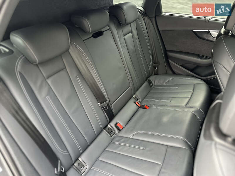 Универсал Audi A4 2022 в Ровно