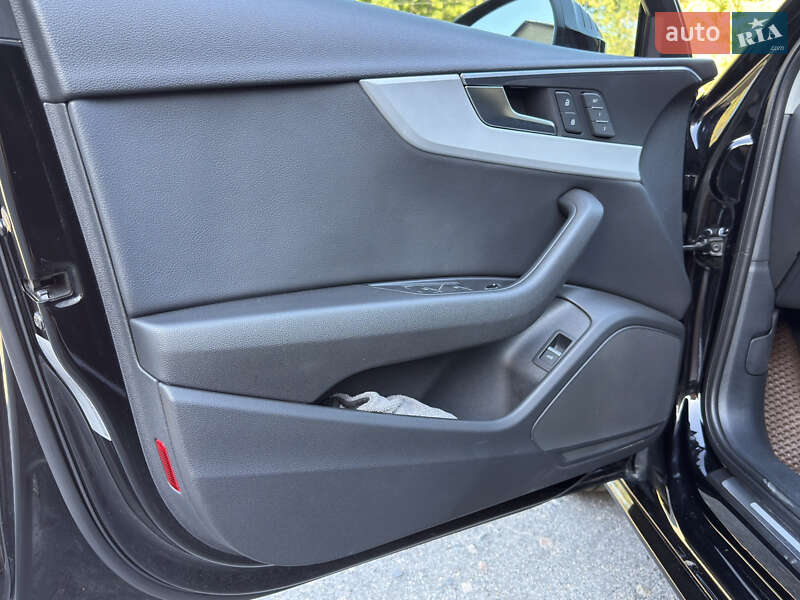Седан Audi A4 2018 в Киеве фото 29 Седан Audi A4 2018 в Киеве