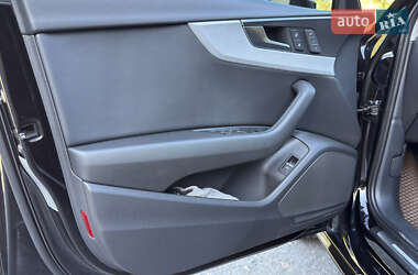 Седан Audi A4 2018 в 