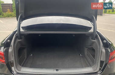 Седан Audi A4 2016 в 