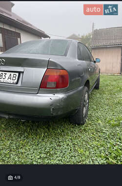 Седан Audi A4 1995 в 