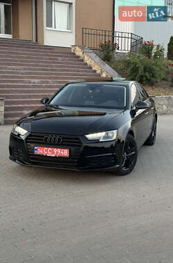 Седан Audi A4 2017 в Полтаві