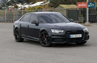 Седан Audi A4 2018 в 