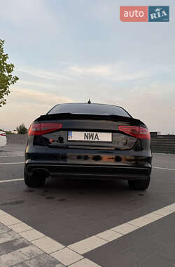 Седан Audi A4 2012 в 