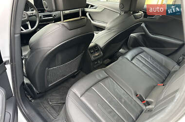 Седан Audi A4 2022 в 
