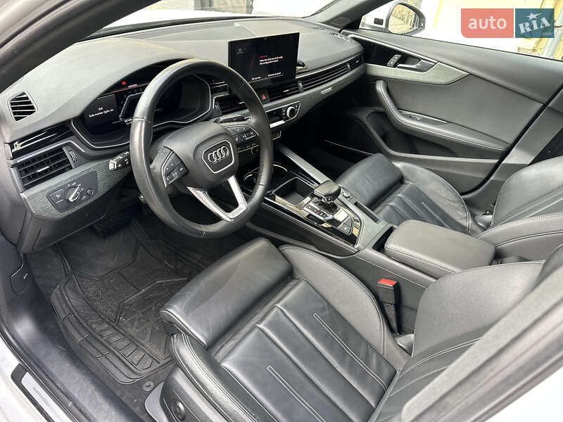 Седан Audi A4 2022 в Киеве
