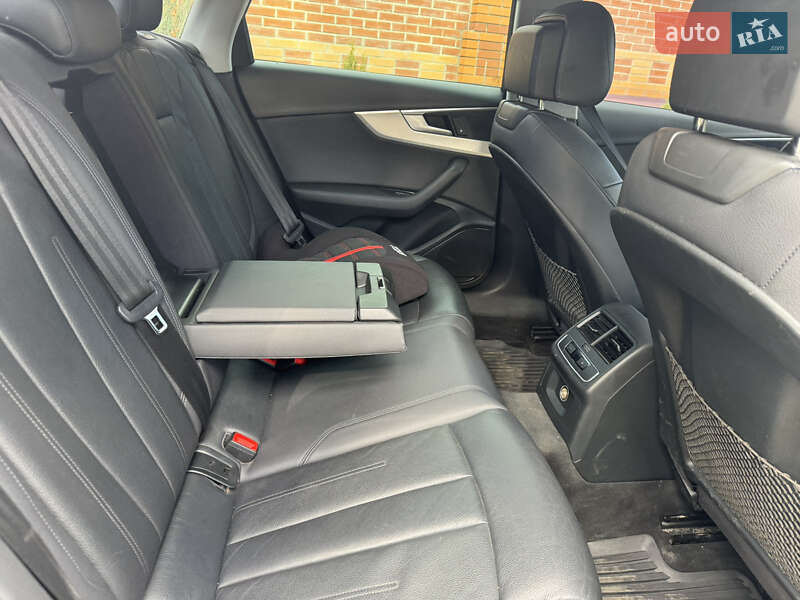 Седан Audi A4 2017 в Полтаві