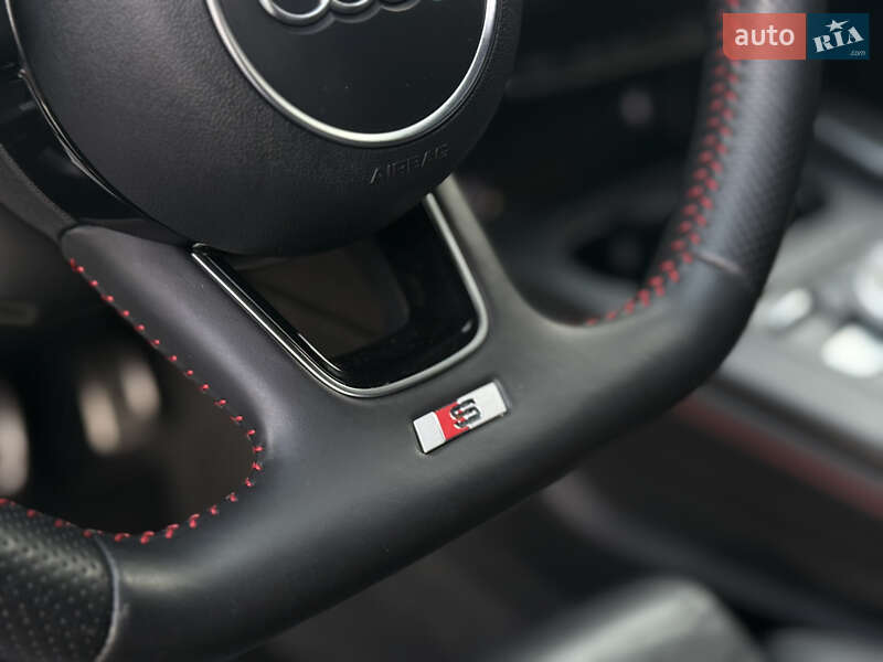 Седан Audi A4 2017 в Луцке
