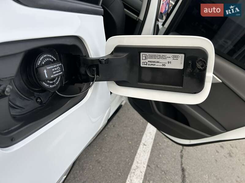 Седан Audi A4 2017 в Киеве