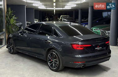 Седан Audi A4 2015 в 