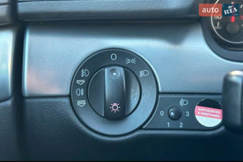 Седан Audi A4 2005 в Днепре