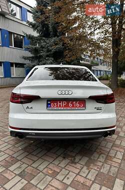 Седан Audi A4 2018 в 