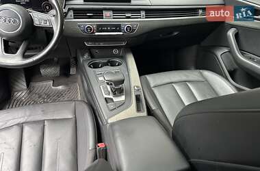 Седан Audi A4 2018 в 