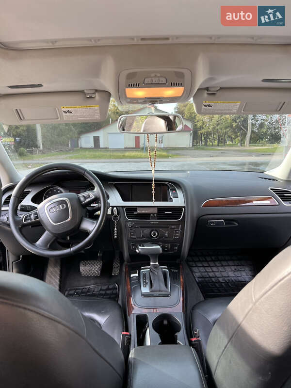 Седан Audi A4 2010 в Стрые