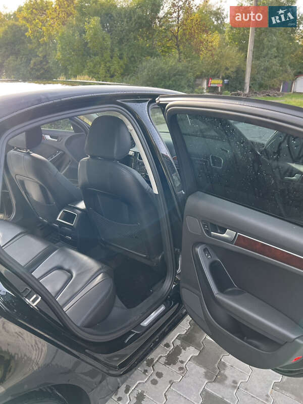 Седан Audi A4 2010 в Стрые