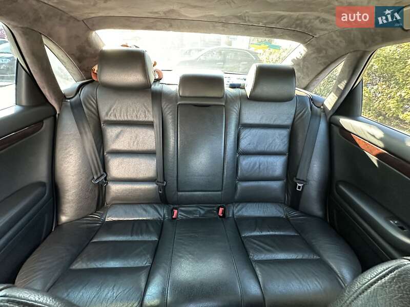 Седан Audi A4 2004 в Вышгороде