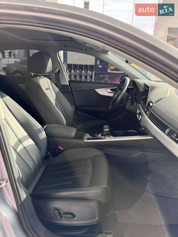 Седан Audi A4 2020 в Киеве