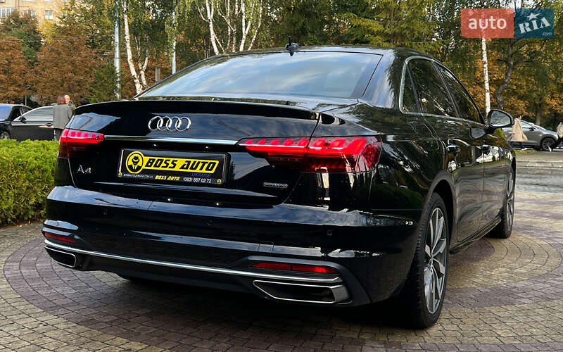 Седан Audi A4 2022 в Львове