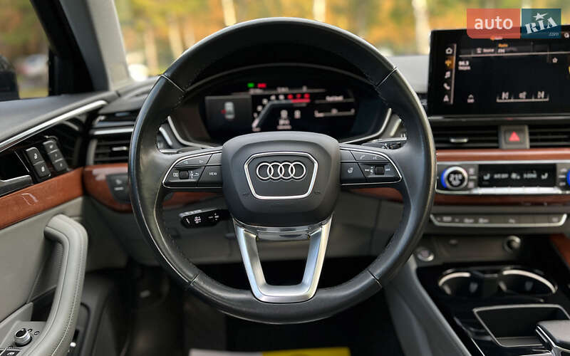 Седан Audi A4 2022 в Львове