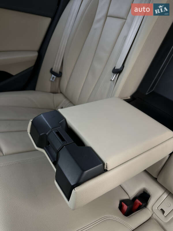 Седан Audi A4 2018 в Луцке