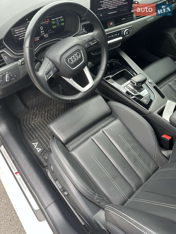 Седан Audi A4 2022 в Киеве