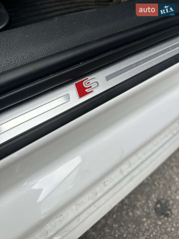 Седан Audi A4 2022 в Киеве