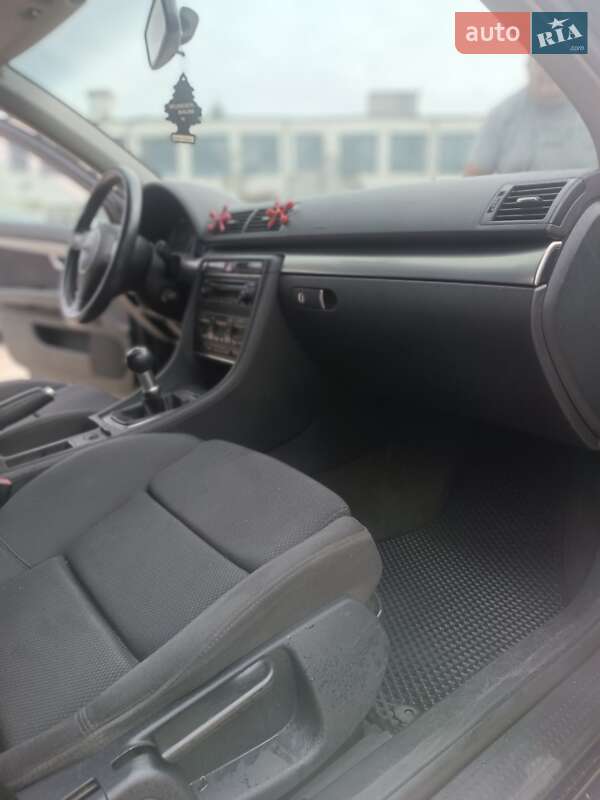 Универсал Audi A4 2002 в Городке