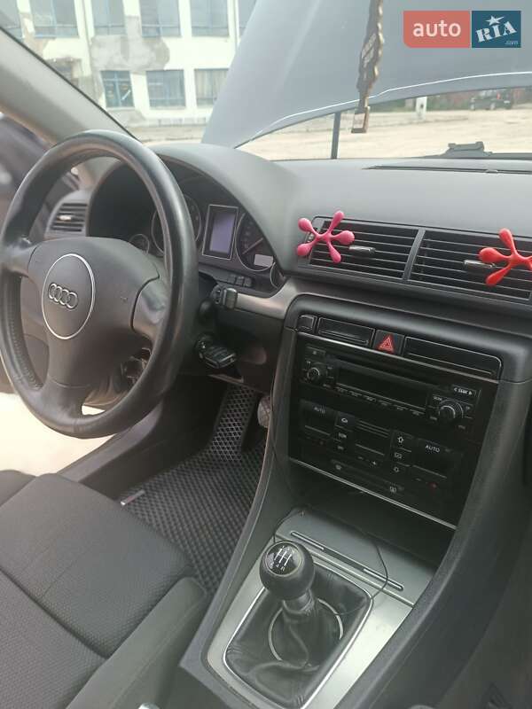 Универсал Audi A4 2002 в Городке
